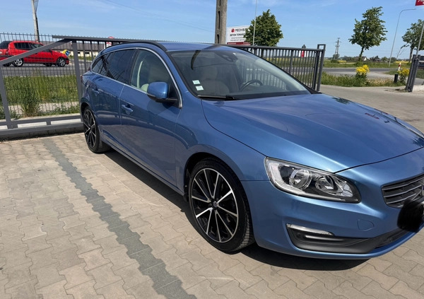 Volvo V60 cena 52900 przebieg: 194402, rok produkcji 2016 z Ciechanów małe 704